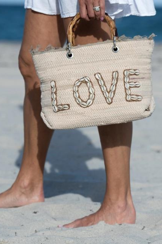 STYLED BY ALX COUTURE MIAMI BOUTIQUE Natural Grace Seashell Bag 