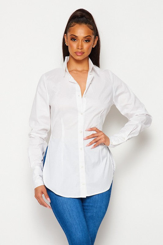 model is wearing White Solid Cotton Shirt  with blue skinny jeans 