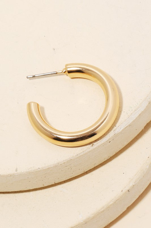 STYLED BY ALX COUTURE MIAMI BOUTIQUE Gold Metallic Tube Hoop Earrings