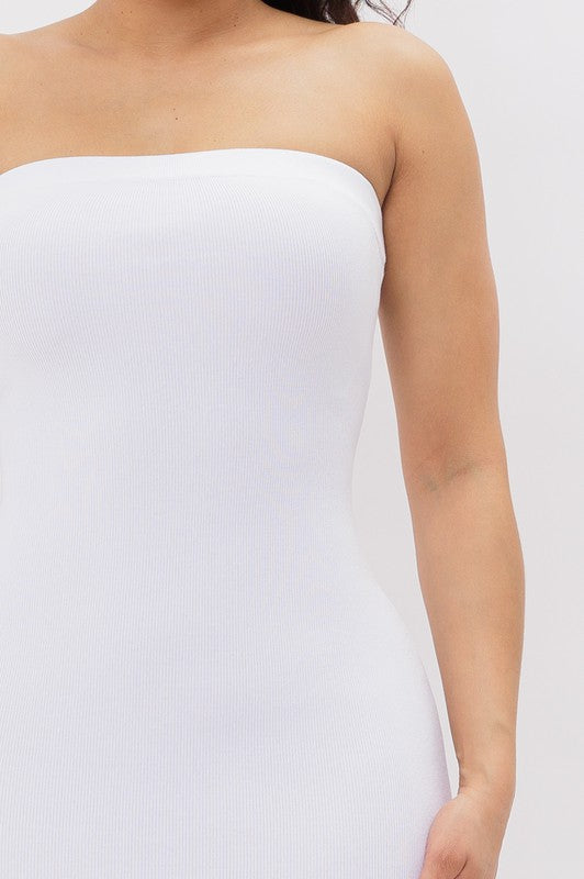 close up view of the White Tube Knit Midi Dress