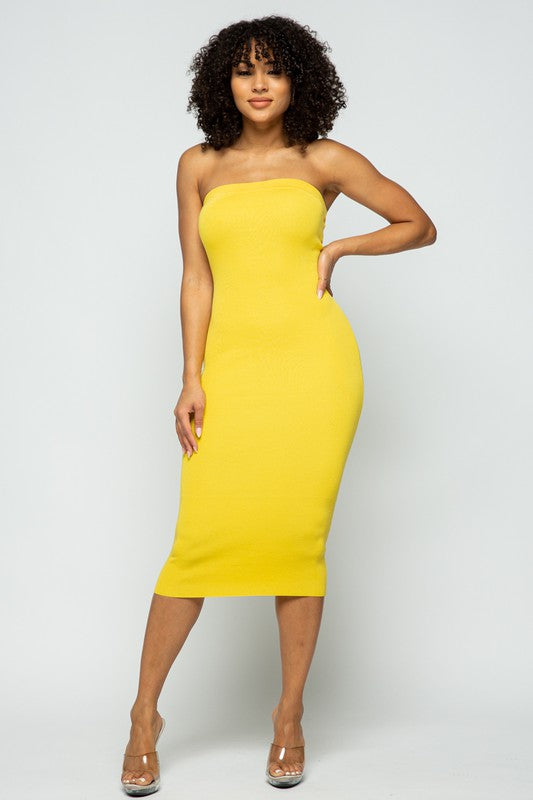 model is wearing Yellow Tube Knit Midi Dress with heels 