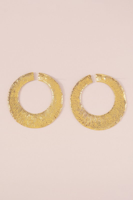STYLED BY ALX COUTURE MIAMI BOUTIQUE Gold Large Textured Flat Circle Drop Earrings