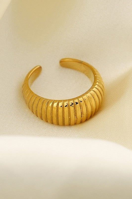 STYLED BY ALX COUTURE MIAMI BOUTIQUE Gold Stainless Steel Striped Open Finger Rings