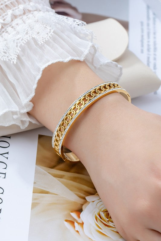 STYLED BY ALX COUTURE MIAMI BOUTIQUE Gold Waterproof Chain Pattern Hinge Bangle Bracelet