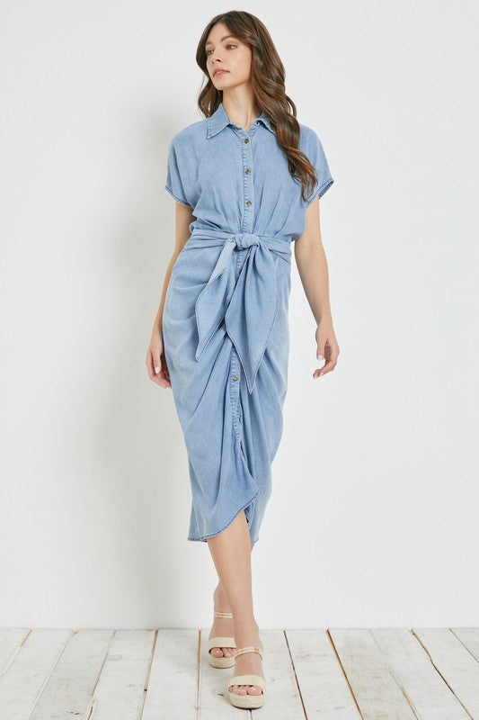 model is wearing Washed Denim Ruched Waist Tied Dress and natural sandals 