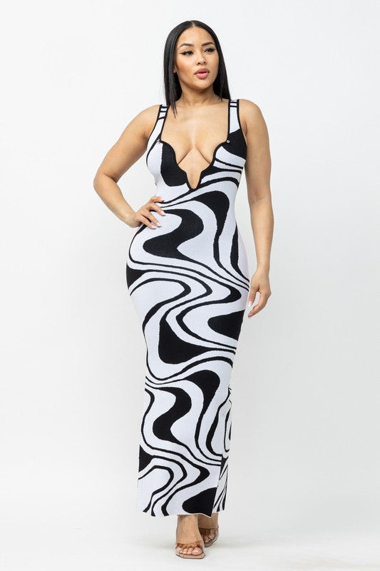 model is wearing White Black Groovy Wave Jacquard Maxi Dress  with high heels 