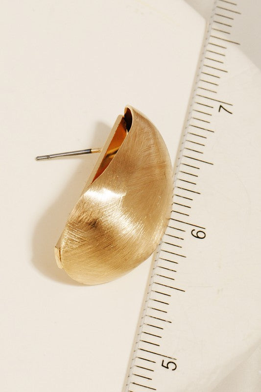 Brushed Metallic Curved Shield Earrings 