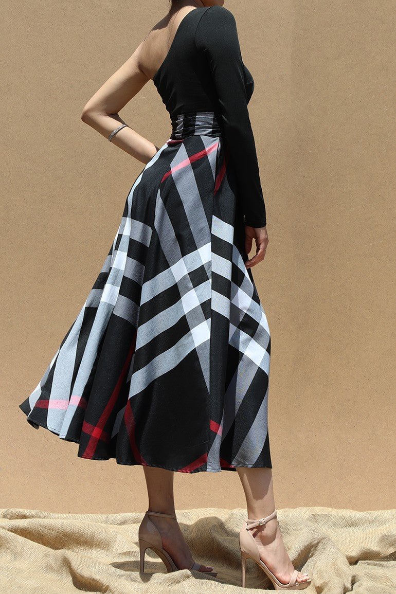 black and white plaid midi dress True Country Plaid and Lace Puff-Sleeve Midi Dress Black / L