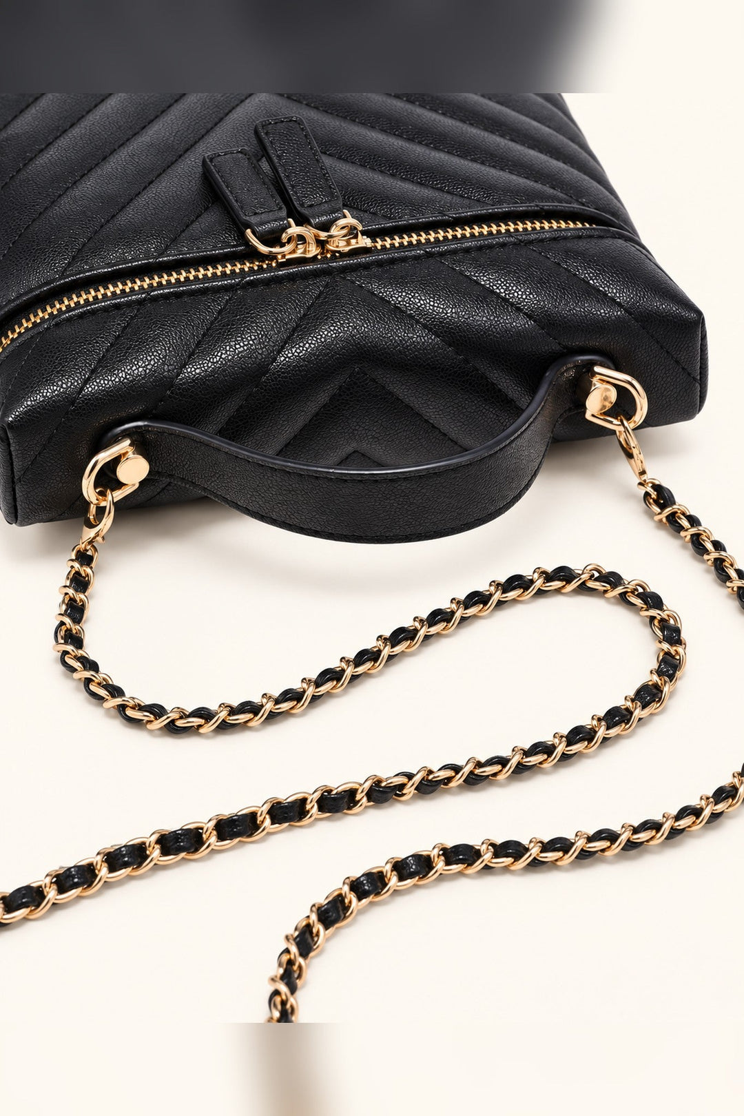 Black Sella Chevron Quilted Crossbody - STYLED BY ALX COUTUREHandbags